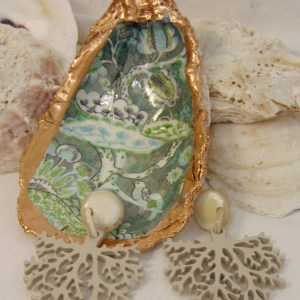 Alternative view of Wonderland Oyster Shell Jewelry Bowl