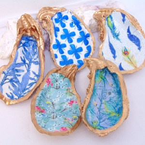 Alternative view of Watercolor Blue Clovers Oyster Shell Bowl