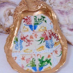 Alternative view of Watercolor Mahjong on Bamboo Oyster Shell Jewelry Bowl